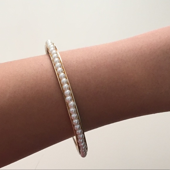 Jewelry - Gold pearl bracelet